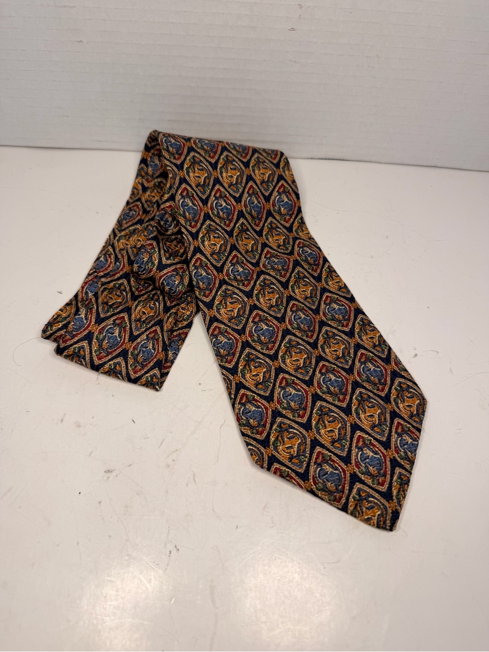 Villa Bugatti 100% Silk
Geometric Pattern Mens
Neck Tie